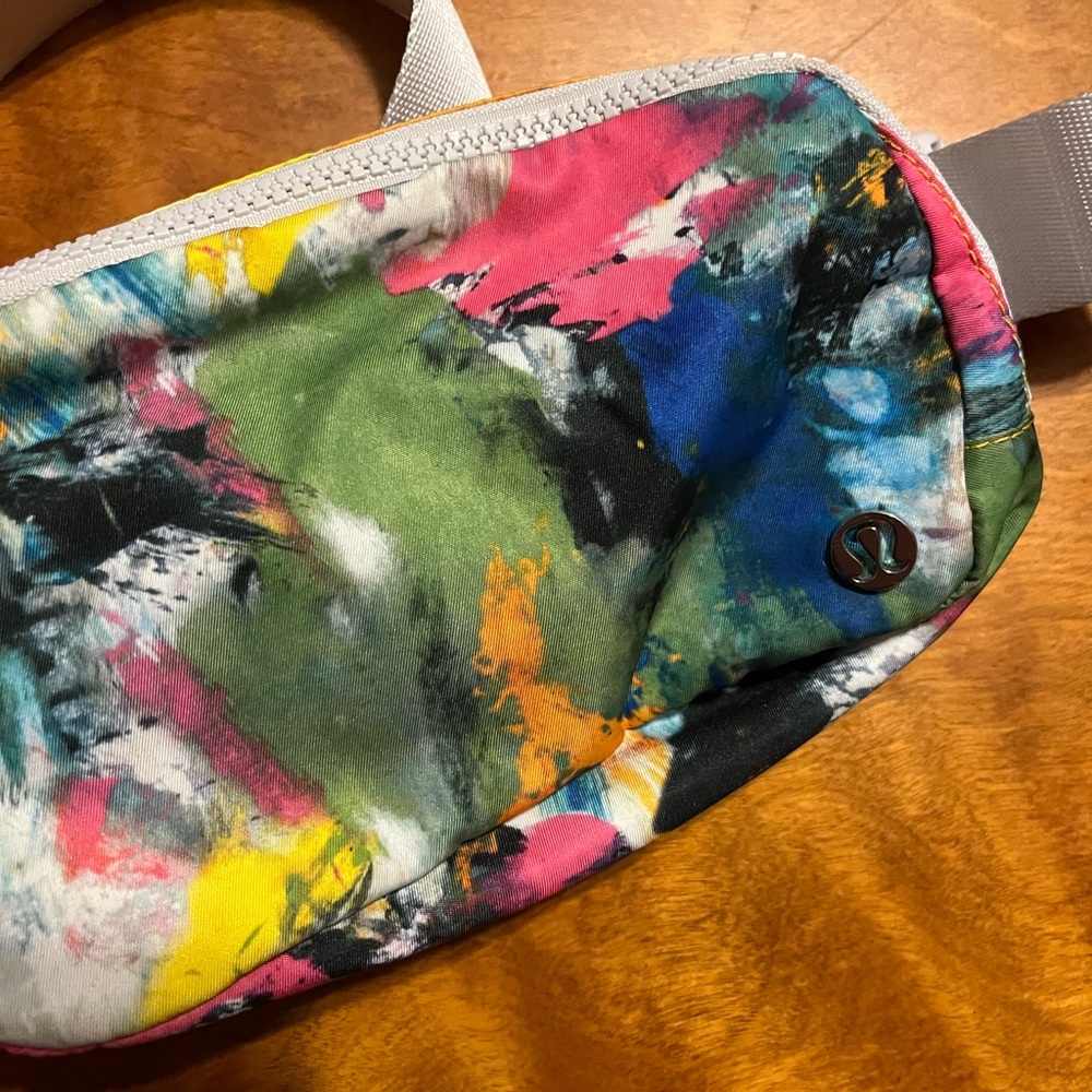 lululemon tie dye belt bag